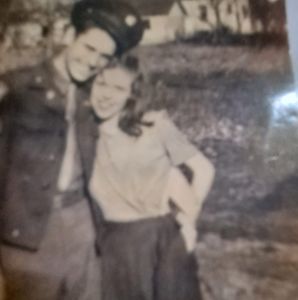 Meet your Posher, Roxanne